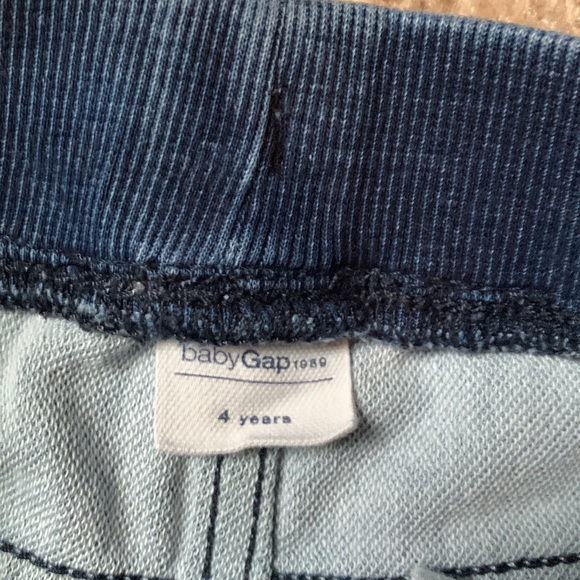 Baby Gap Boys size 4 year lot of 2 jeans - Picture 3 of 3